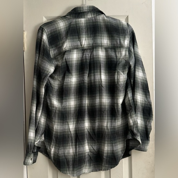 AE Plaid Button-Up Shirt - Picture 6 of 6
